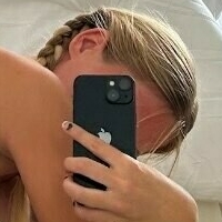 Айлендгерлкет Оголені