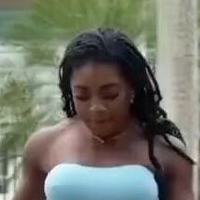 Івон Айві Оголені