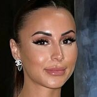 Іззегеміні Оголені