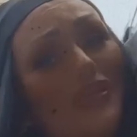 Іззі Феншо Оголені