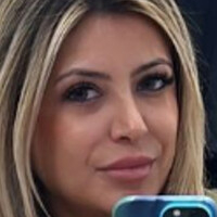 Джасвін Санґа Оголені