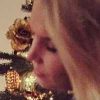 Джойс Стратен Оголені