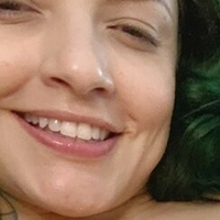Юлія Прадо Оголені