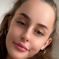 Джульєт Міллс Оголені