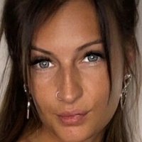 Керрі Ессекс Бейкер Оголені