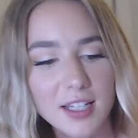 Лівва Літтл Оголені