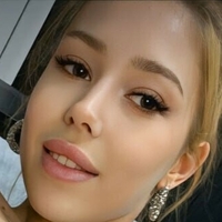 Лолла Тян Оголені