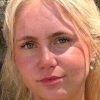 Люсі Марі Оголені