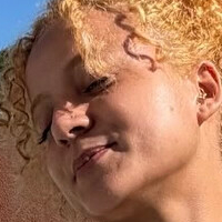 Луїза Гоес Оголені