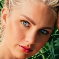 Медісон Лауч Оголені