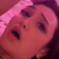 Мей Теодозіо Оголені