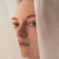 Мія Тріплтон Оголені