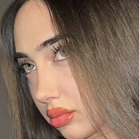 Мікаела Васкес Оголені