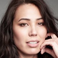 Мікаела Конлін Оголені