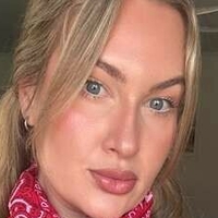 Мікаела Рейді Оголені