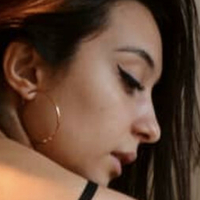 Міс Амелі Оголені