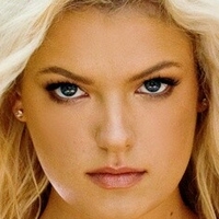 Міс Ніколь Оголені