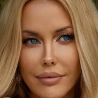 МісКеннеді Оголені