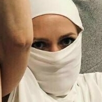 Муслім Еміне Оголені
