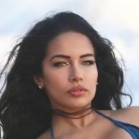 Насія Янсен Оголені
