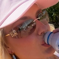 Нукі Ван Лент Оголені