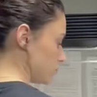 Піцерія Беддіс Оголені