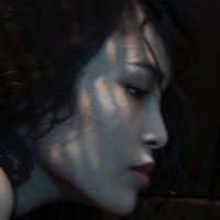 Куїн Чі Нгуєн Оголені