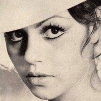 Ребека Сільва Оголені