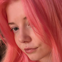 Райлі Роан Оголені