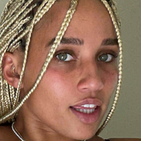 Салахбрукс Оголені