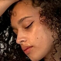 Саріна Оголені