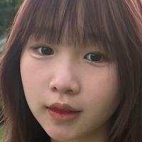 Скезі Оголені