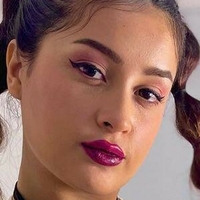 Селен Ітор Оголені