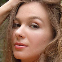 Стефані К Оголені