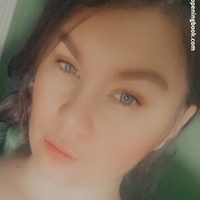 Зе Елла Ніколез Оголені
