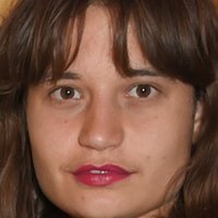 Тайгер Лілі Хатченс Оголені