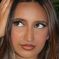 Ведіка Сінха Оголені