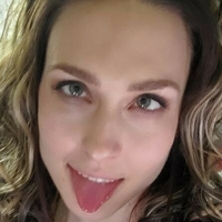 Вікі К’юті Оголені