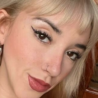 Юмі Лола Оголені