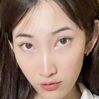 Юміко Ізум Оголені