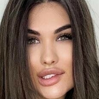 Зої Ортега Оголені